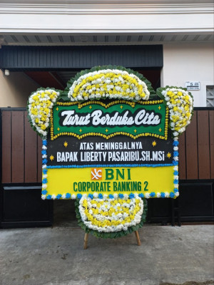 Papan Bunga Duka di Tangkobu