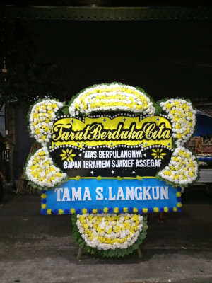 Papan Bunga Duka di Tangkobu